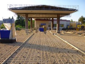 Močnejša, cenejša in nerjaveča armatura iz steklenih vlaken za parkirišča